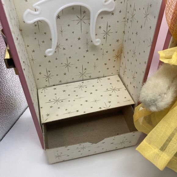 Hoppy VanderHare Vintage 1990 With Easter Fantasy Outfit and Carrying‎ Case - Picture 5 of 7